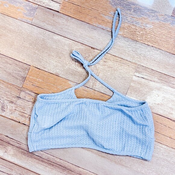 SHEIN – Light Blue Twist-Front Halter Crop Top | Ribbed Knit | Small * - Picture 2 of 5